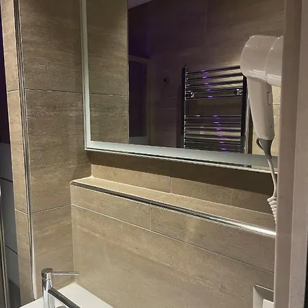 Smart ゲストハウス 3*